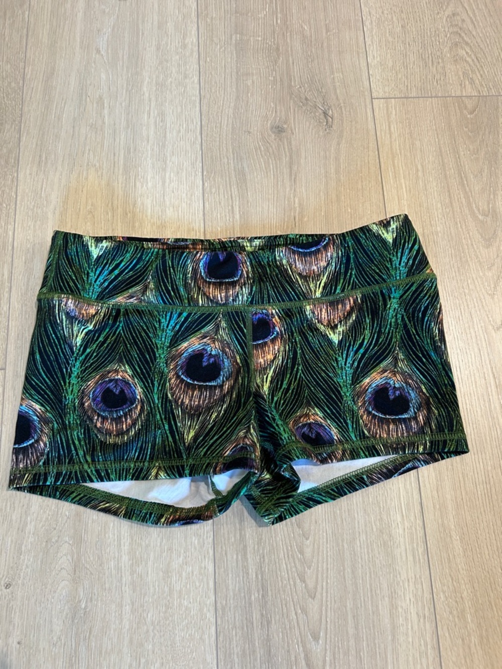 FLEO 2.5” shorts - size Medium